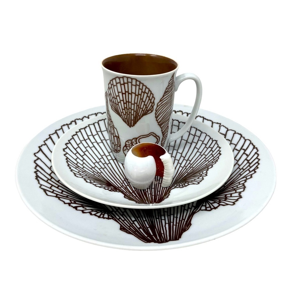 Fritz and Floyd | Brown Clam Shell Design | 4pc Dinnerware Set of 2 | Vintage